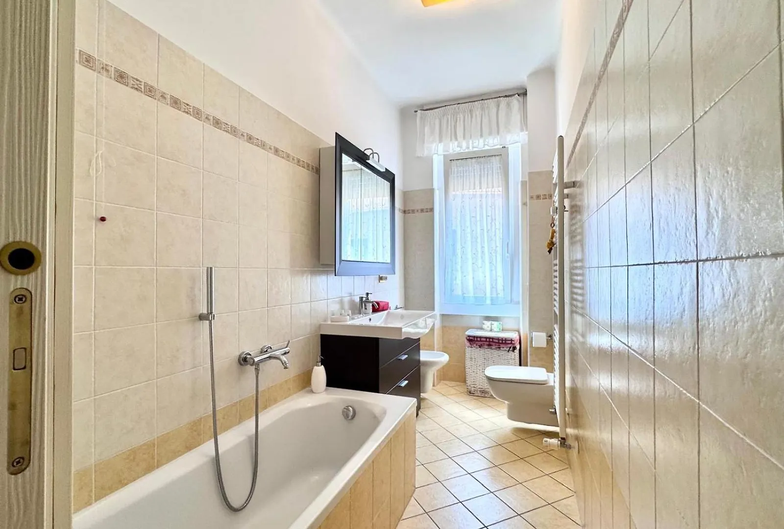 Apartmán Kibilu - Family Space In Central Varese Bright & Large